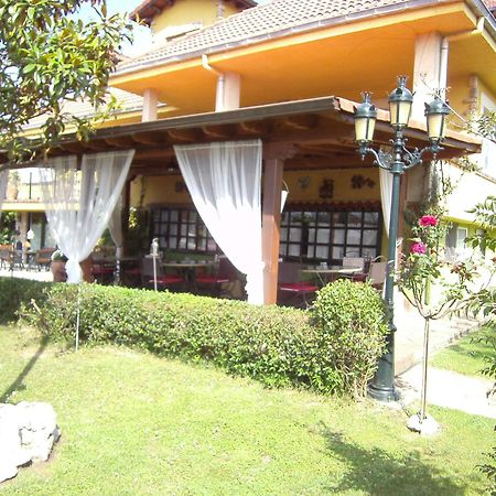 Hosteria Las Fuentes Rubayo Eksteriør billede